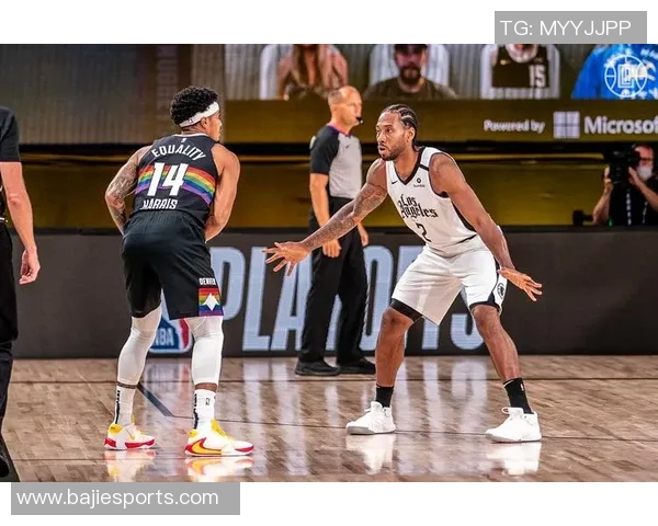 莱昂纳德半场表现抢眼19分钟内高效得分17分助球队争胜 莱昂纳德半场表现抢眼19分钟内高效得分17分助球队争胜