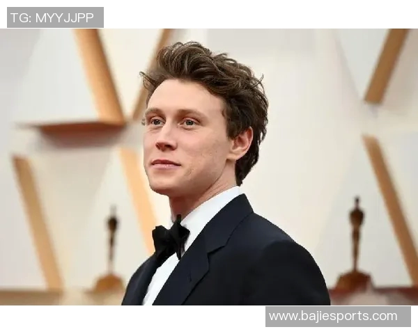 奥斯卡昏厥后首次公开亮相重返训练中心祝早日康复